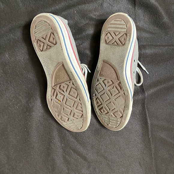 Grey converse - Picture 2 of 3